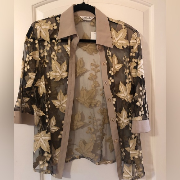 Fun black and gold shirt - Picture 2 of 3